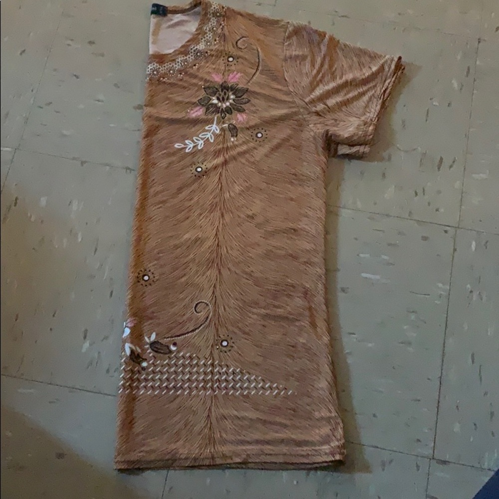 Shiny beige blouse - Picture 2 of 3